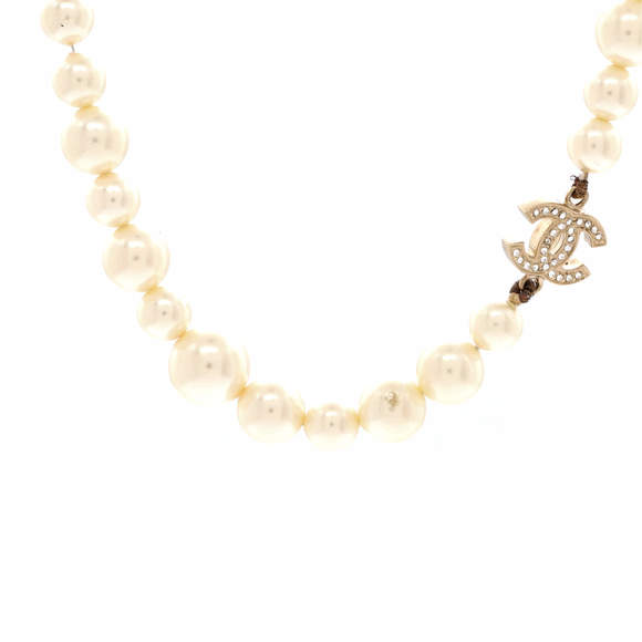 Chanel CC Station Short Necklace Faux Pearls and Metal with Crystals - Picture 1 of 3